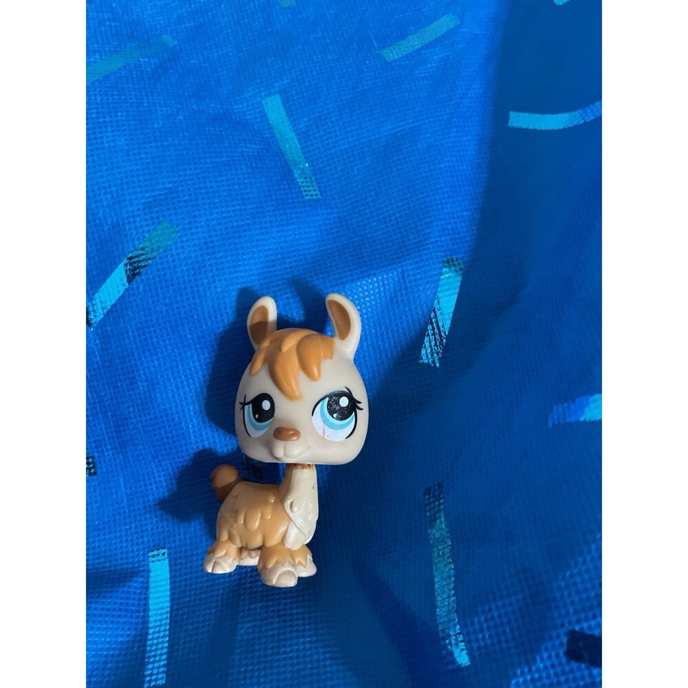 Littlest Pet Shop #1460 Llama Beige Blue Eyes Special Edition Cute Vintage Y2K